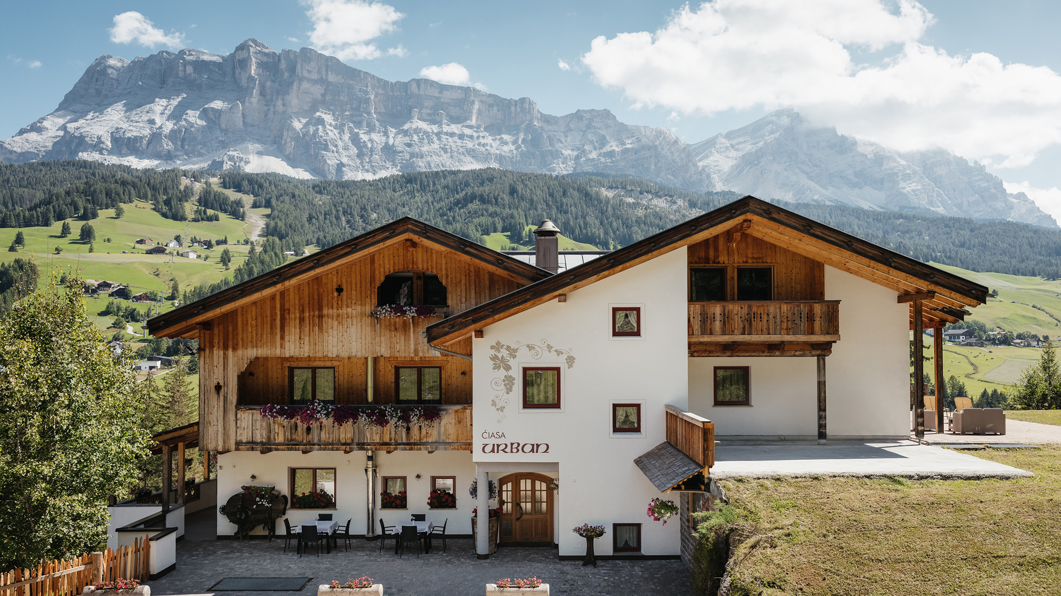 Ciasa Urban Exterior view